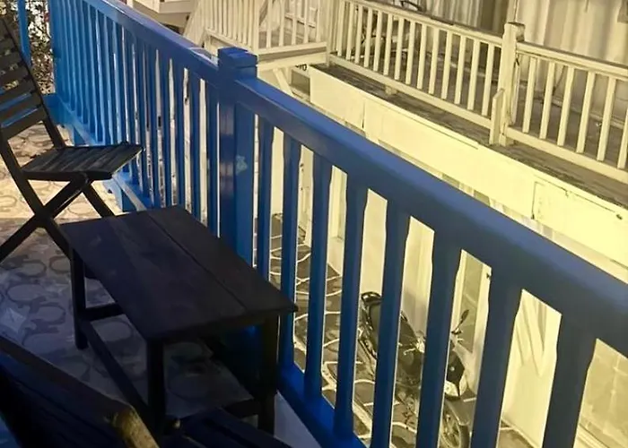 埃莱尼公寓酒店 3*