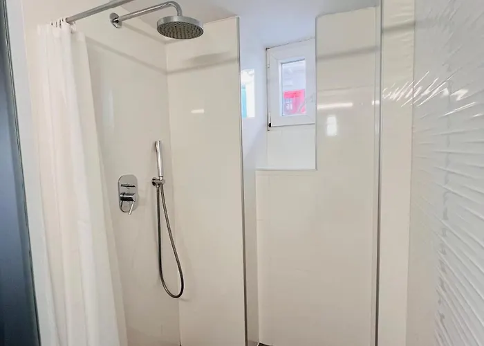 ゲストハウス スタジオ エレニ 3*